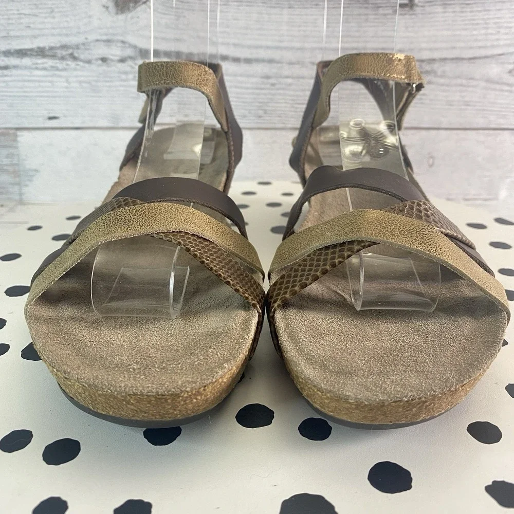 Munro Eden Wedge Sandals Womens 8 Brown Metallic Leather Strappy Comfort Shoes